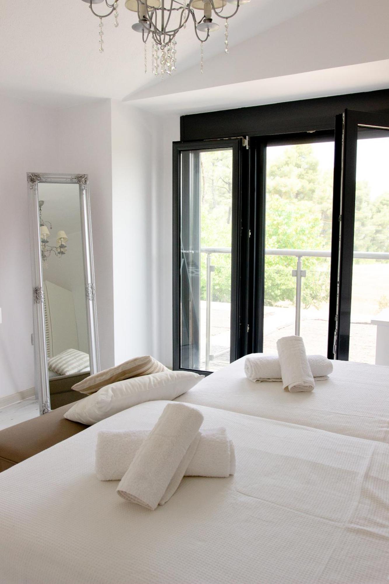 Serenity In Sani *